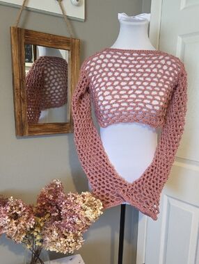 Handmade- Dusty Pink Rose Crop Top Crochet Shrug NEW